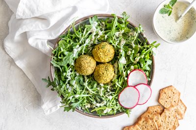 simple-mills-march-2019-3.jpg Green salad with sprouted seed falafels made with sprouted seed crackers Everything
