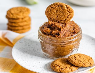 LVeganHomemadeCookieButteronAppleSlices-1.jpg Jar of Vegan Homemade Cookie Butter made using Simple Mills Crunchy Toasted Pecan Cookies