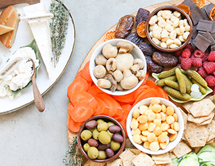 How To Create A Nutritious & Delicious Balanced Cheeseboard